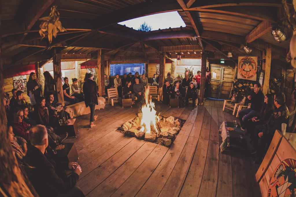Hotel Les Tipis du Bonheur de Vivre à Brûlon Extérieur photo