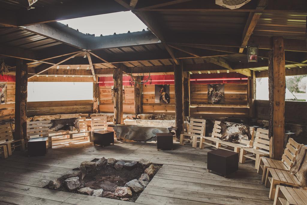 Hotel Les Tipis du Bonheur de Vivre à Brûlon Extérieur photo