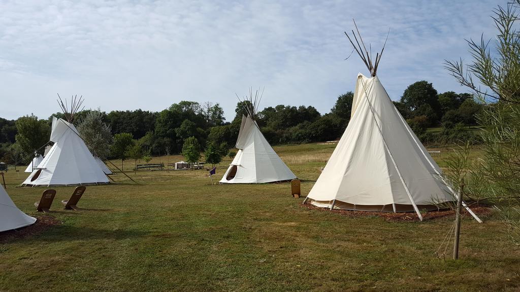 Hotel Les Tipis du Bonheur de Vivre à Brûlon Extérieur photo