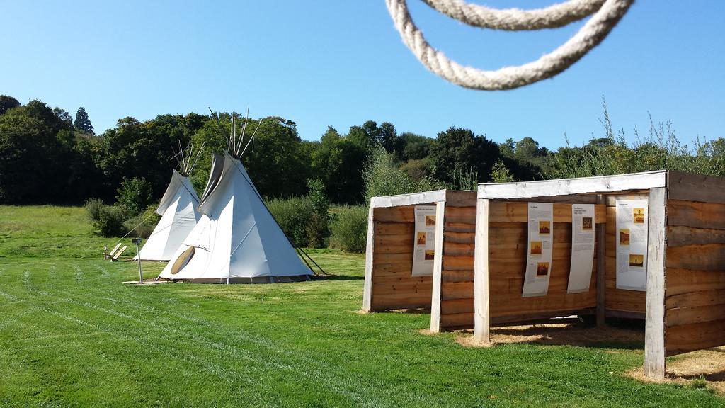 Hotel Les Tipis du Bonheur de Vivre à Brûlon Extérieur photo